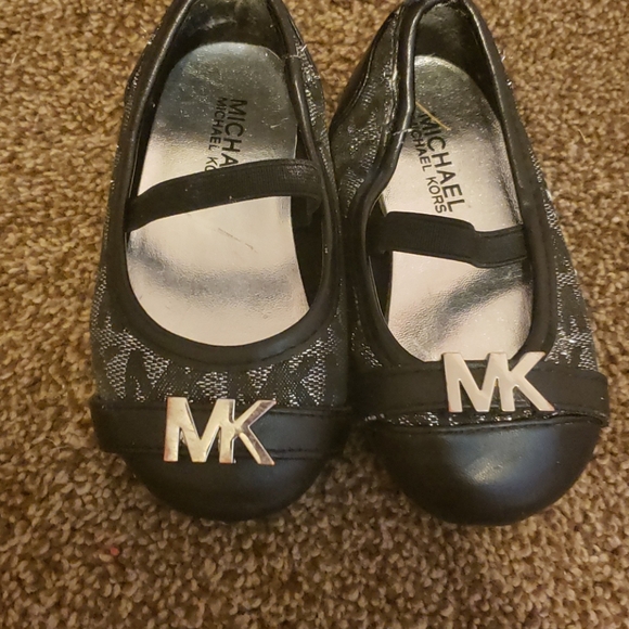 Michael Kors Other - Baby girl toddler Michael Kors sandles